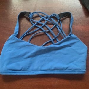 Lulu sports bra size 6